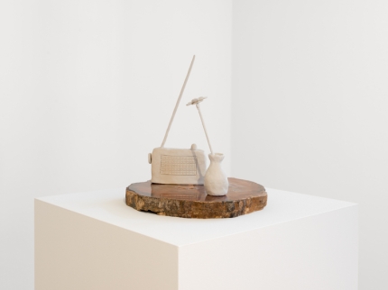 Exhibition view, Le charme indiscret